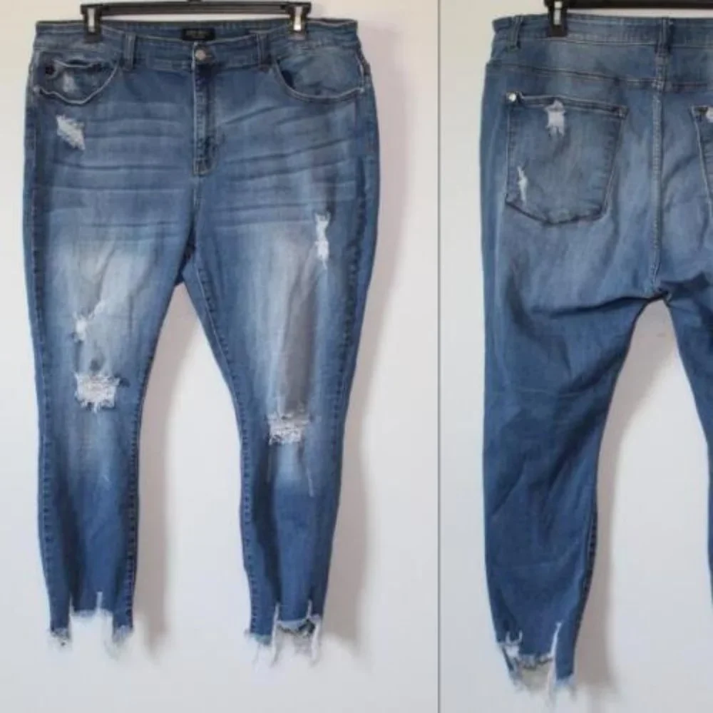 Judy Blue Mid Rise Cropped Fit Distressed Destroyed Jeans Plus Size 22W H13696 - Picture 11 of 11